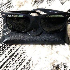 Ray-Ban RB4195 Wayfarer Liteforce Polarized Sunglasses